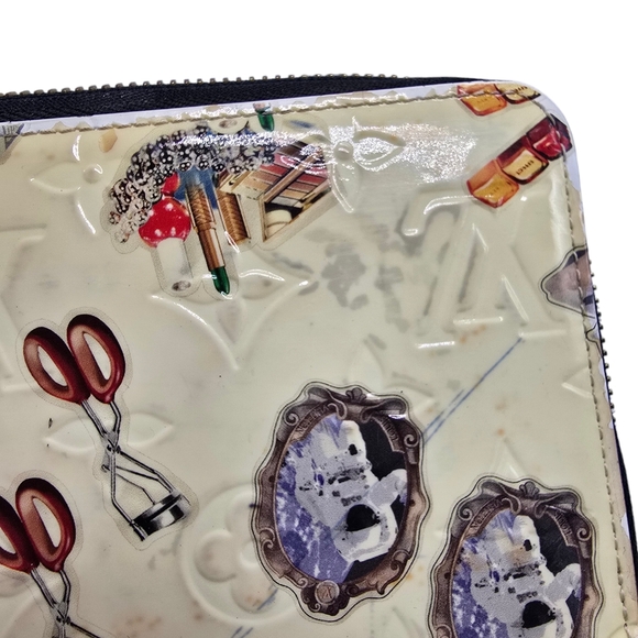 Limited Edition LV Sticker Contine tal Wallet Pre-loved - Picture 3 of 11